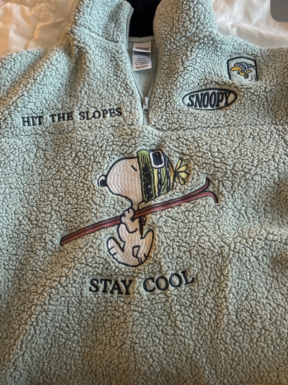 Snoopy 'Stay Cool' Mint Sherpa Pullovero